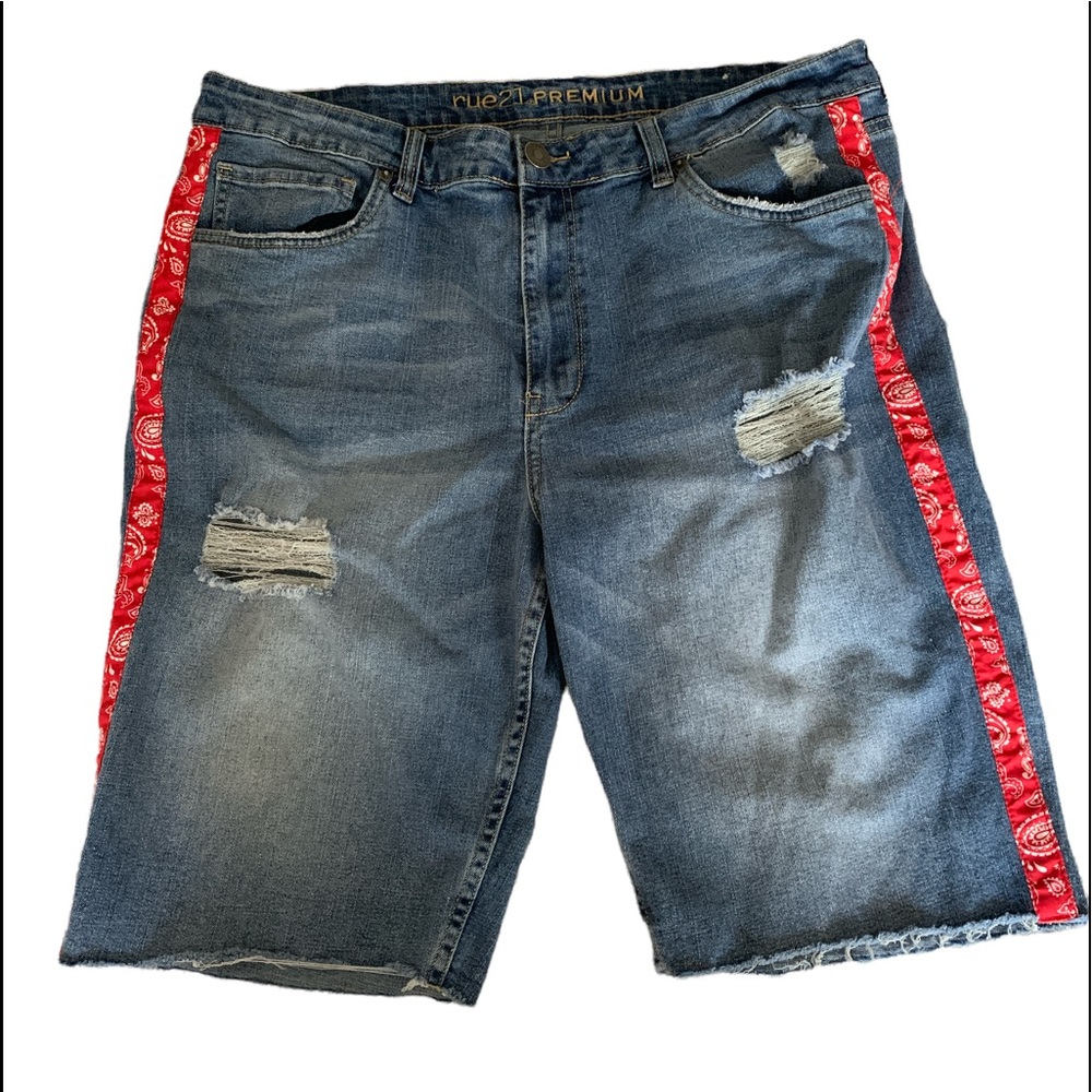 RUE21 Premium Mens Supreme Flex Blue Jean Short Red Bandanna Leg Stripe Size 36